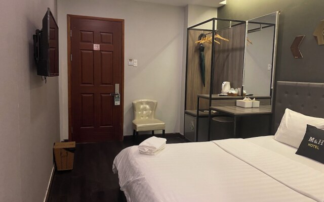 Reddoorz Plus Near Saigon Centre