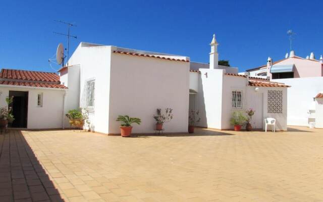 Villa With 3 Bedrooms In Albufeira, With Private Pool, Enclosed Garden And Wifi - 1 Km From The Beac