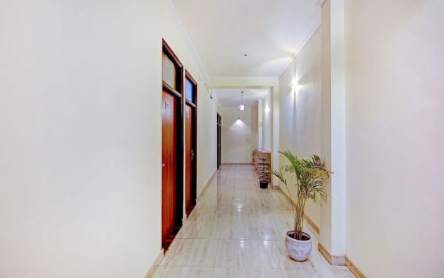 The Rosewood Hotel by OYO Rooms