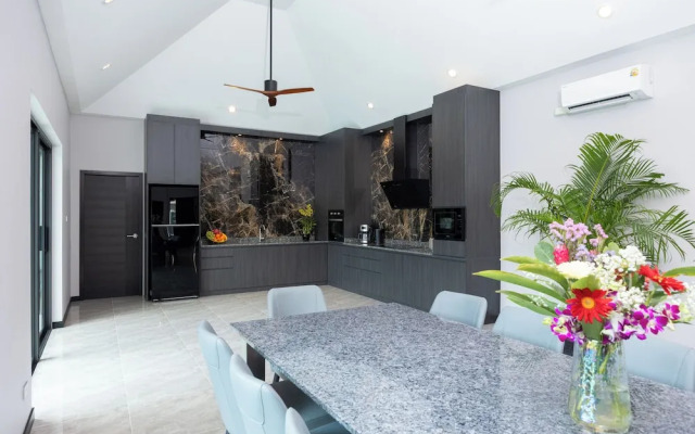 Villa Waree minutes to City and Beach