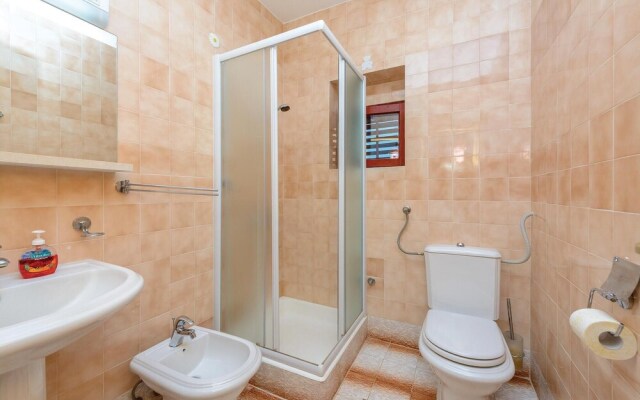Stunning Home in Zaton Veliki With Wifi and 5 Bedrooms