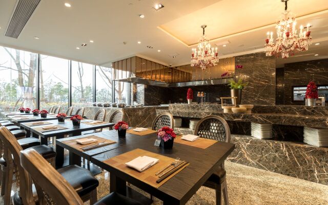 Crowne Plaza Shanghai Jinshan Hotel