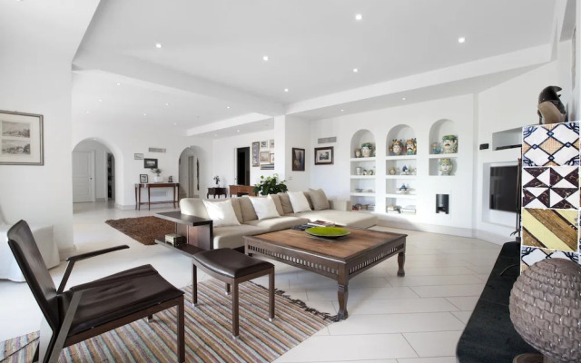 Exclusive Luxury Villa with Pool and Spa