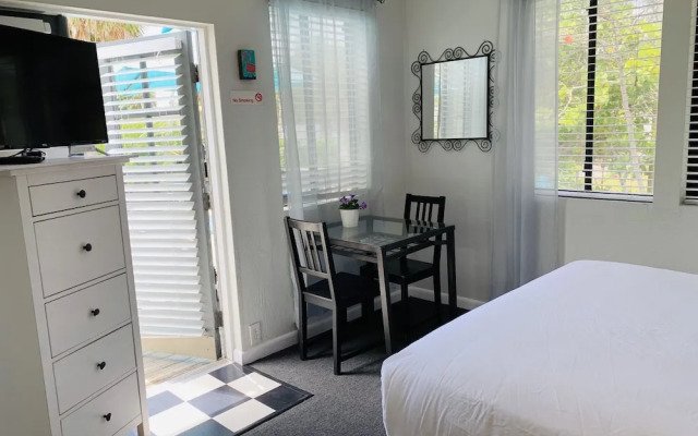 Sabal Palms Inn