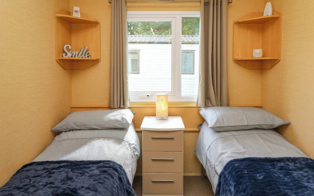 Caravan 2 at Blackmoor Farm