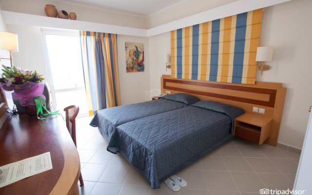 Anissa Beach & Village Resort