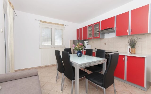 Apartments Ema