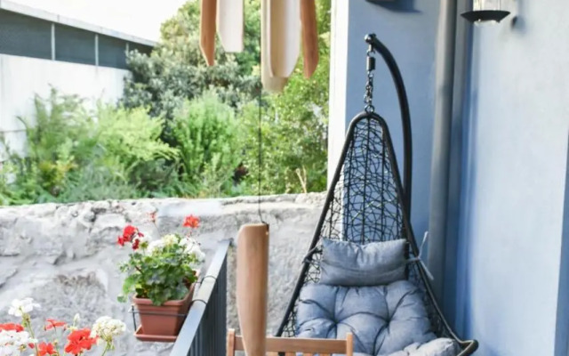 Peaceful & Cozy Studio w/ Balcony