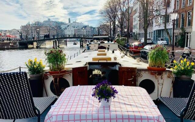 Romantic Houseboat