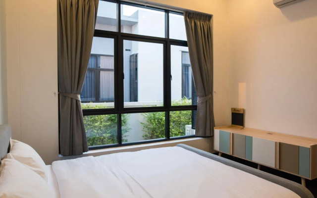 WE by Sirin Pool Villa Huahin