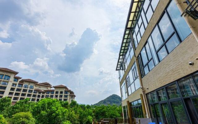 Yichun Huge Hot Spring Holiday Villa
