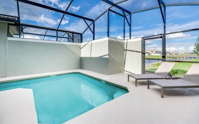4 Bed Storey Lake Resort With Lazy River 4 Bedroom Townhouse by RedAwning