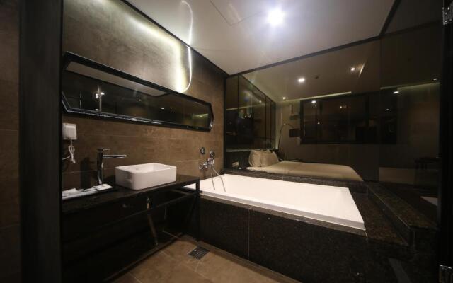 Brown Dot Hotel Beomil