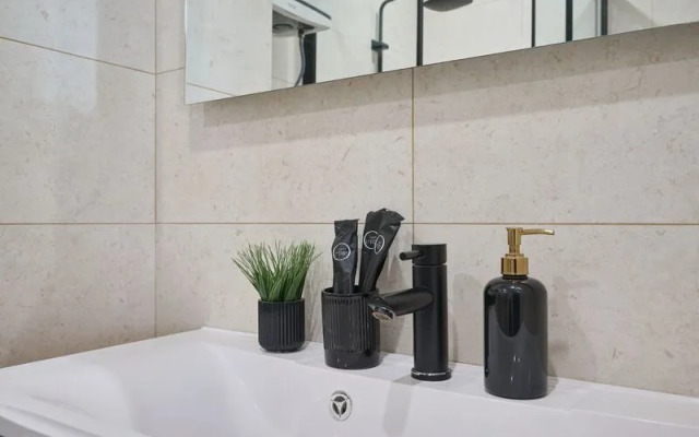 Йо Плейс на улице Героя Владислава Посадского 16/1