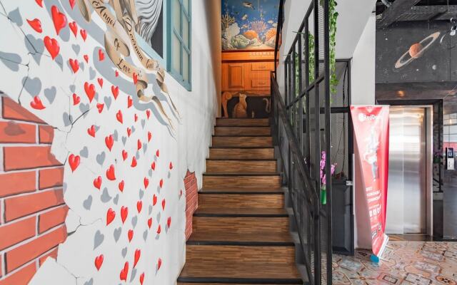 RedDoorz Plus @ Doorman Guest House