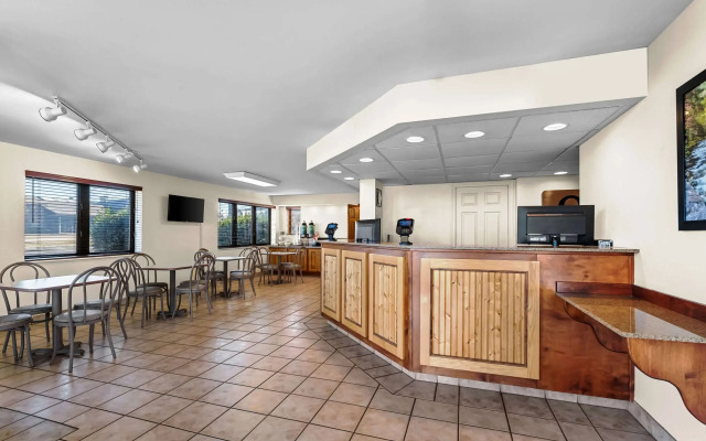 Quality Inn And Suites Dollywood