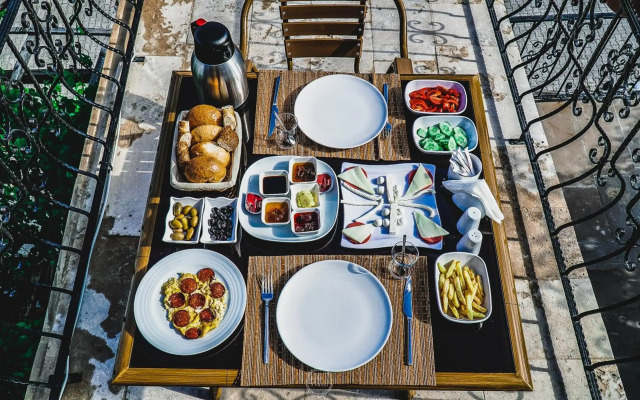 Capiedra Hotel