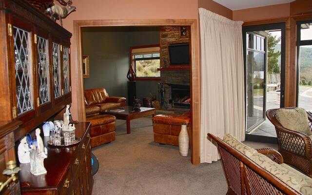 Dock Bay Lodge