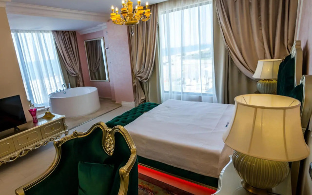 Phoenicia Royal