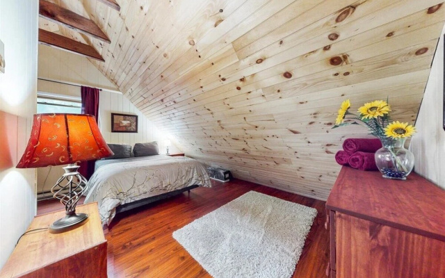 NEW Poconos Retreat near Snow Sports