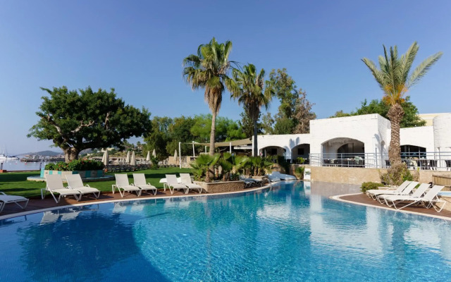 Costa Luvi Hotel