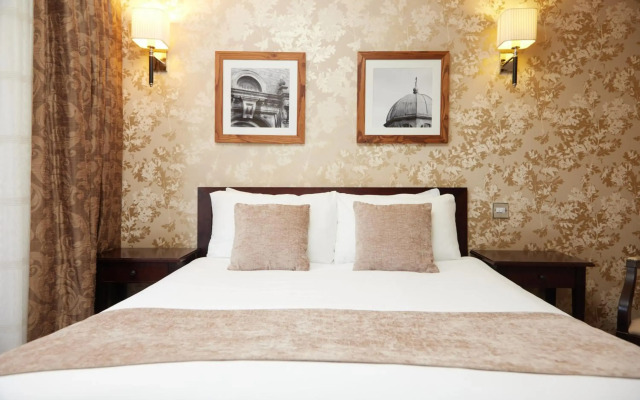 Bell Hotel & Inn by Greene King Inns