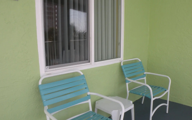 Pelican Pointe Clearwater Beach Hotel