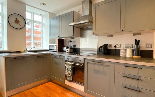 Modern Urban Sheffield Hideaway