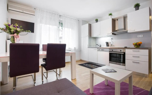 Apartment Max