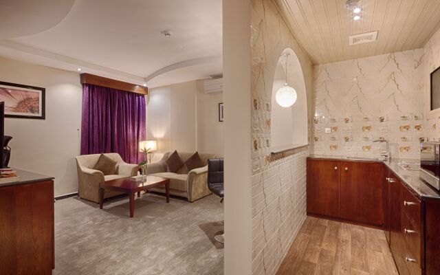 Lavona Hotel