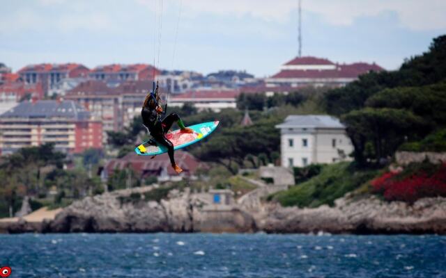 SURFtoLIVE House - Hostel