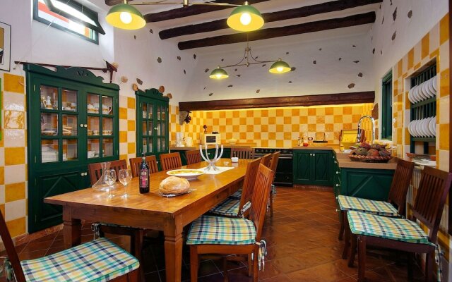 Comfortable Villa in Haría With Swimming Pool