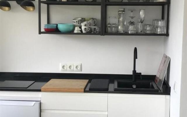 Las Filipinas, Apartment Lemoni