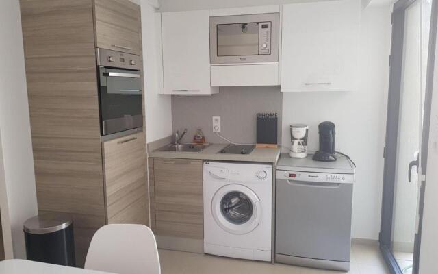 appartement T3 terrasse vue mer pieds dans l eau