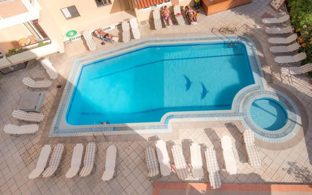 Captain's Hotel