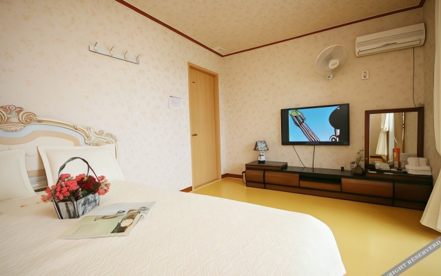 Donghae Mangsang Golden Beach Pension