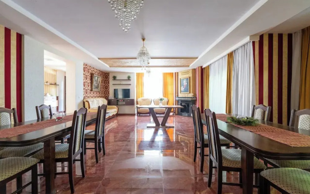 Faraway Aparthotel near Airport