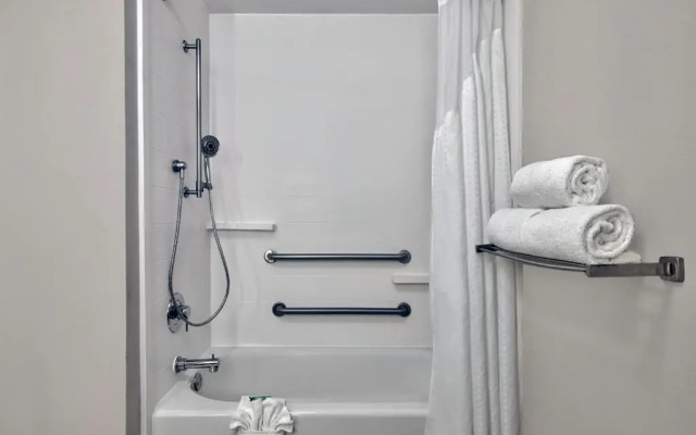 Holiday Inn Express Hotel & Suites Kansas City - Grandview