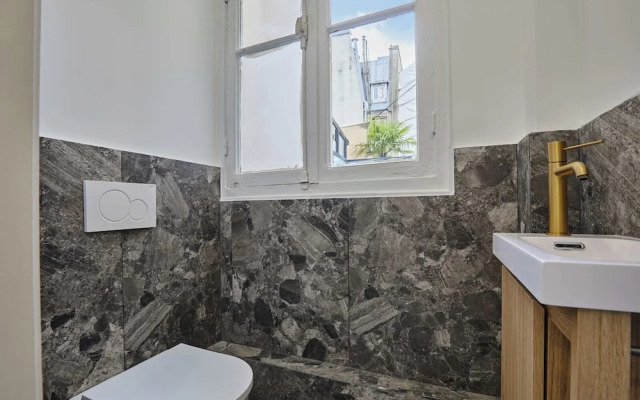 Saint Honore Luxury Apartment With AC