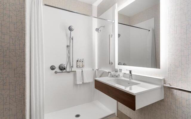 Holiday Inn Express Vancouver North - Salmon Creek by IHG