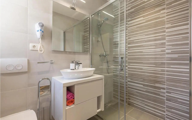 Two-Bedroom Apartment in Medici