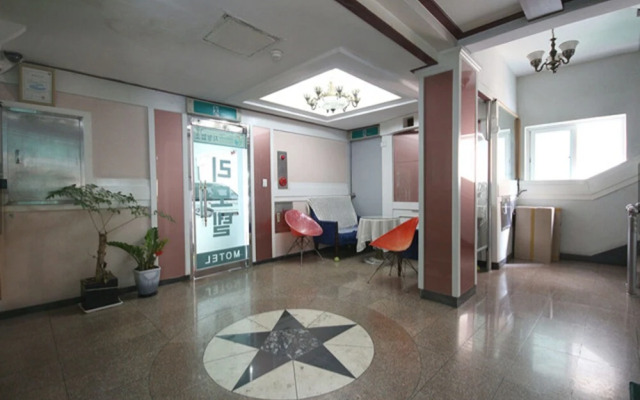 Lee Motel