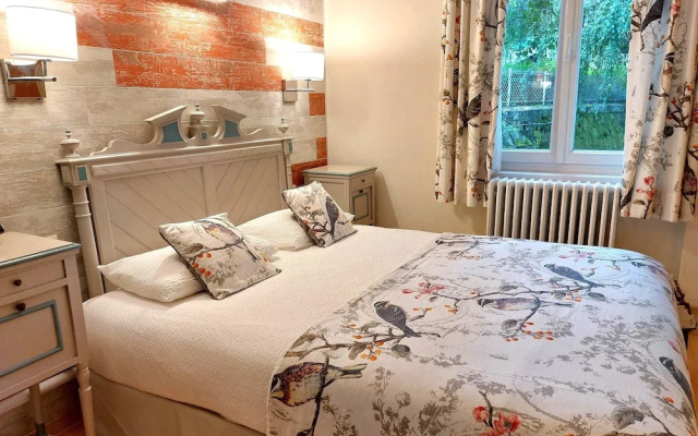 Logis Hôtel & Restaurant des Lacs