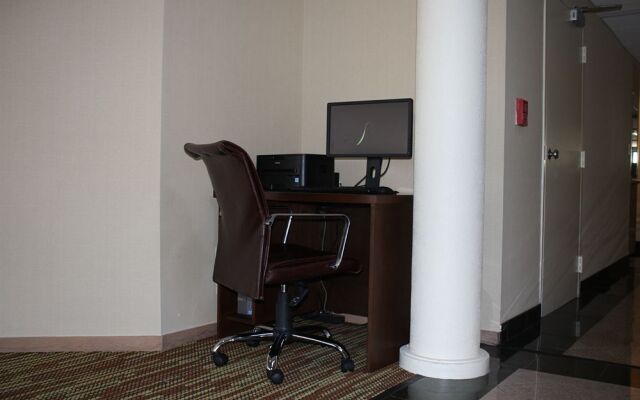 Comfort Inn Warwick Airport