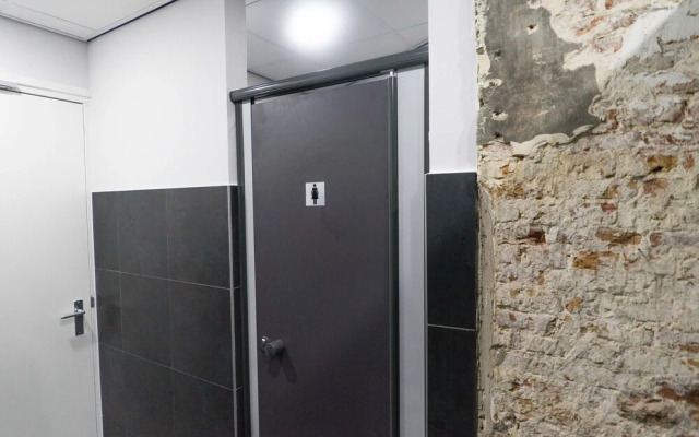 The Golden Stork - Hostel