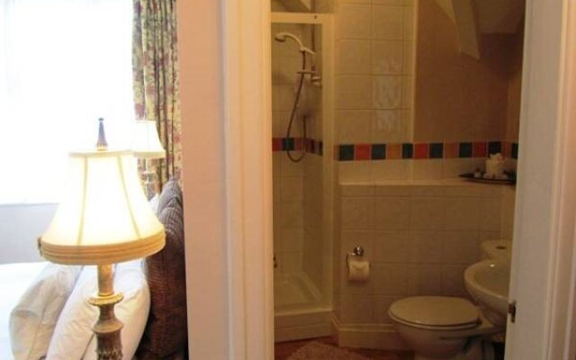 Monties Guest House