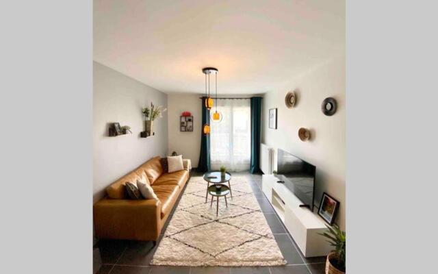 Le Continental Beau T2 plein centre + parking