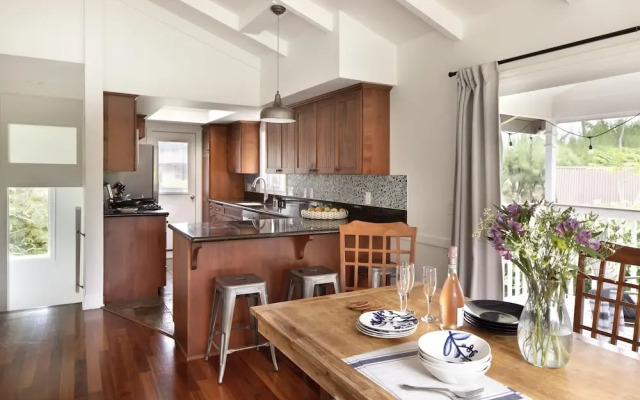 Hale Haena 3 Bedroom Home by RedAwning