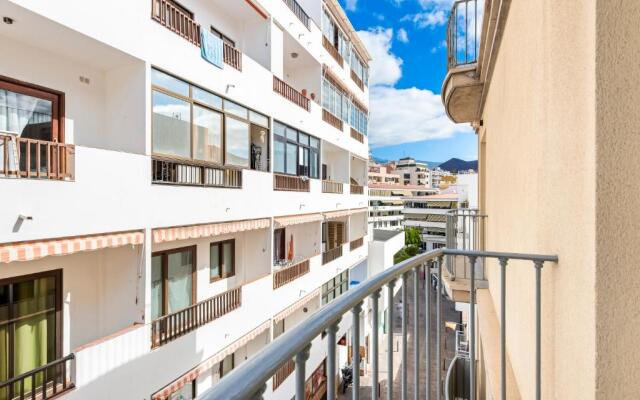 17 LOS CRISTIANOS CENTRAL by the BEACH ,WiFi