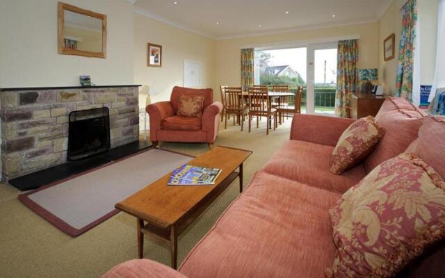 10 Llwyn Onn Beach Hut